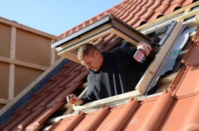 Pose de fenêtres de toit Velux à Orthevielle